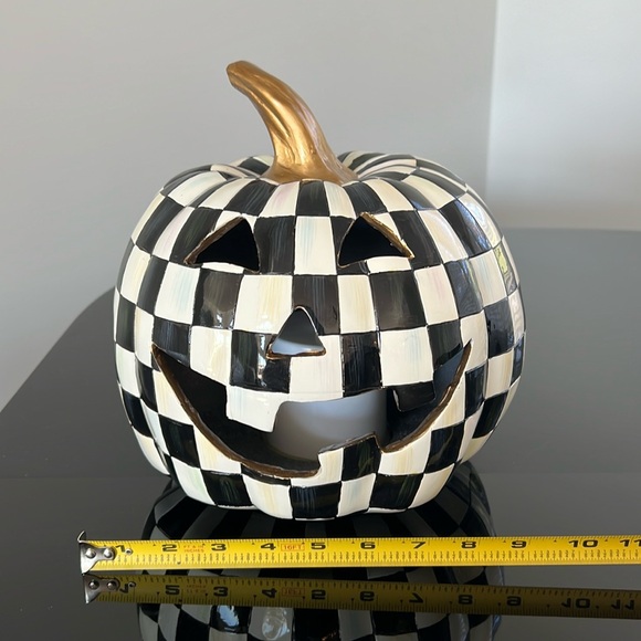 🎉Host Pick🎉MacKenzie-Childs Courtly Check Illuminated Jack-O-Lantern - Picture 13 of 13